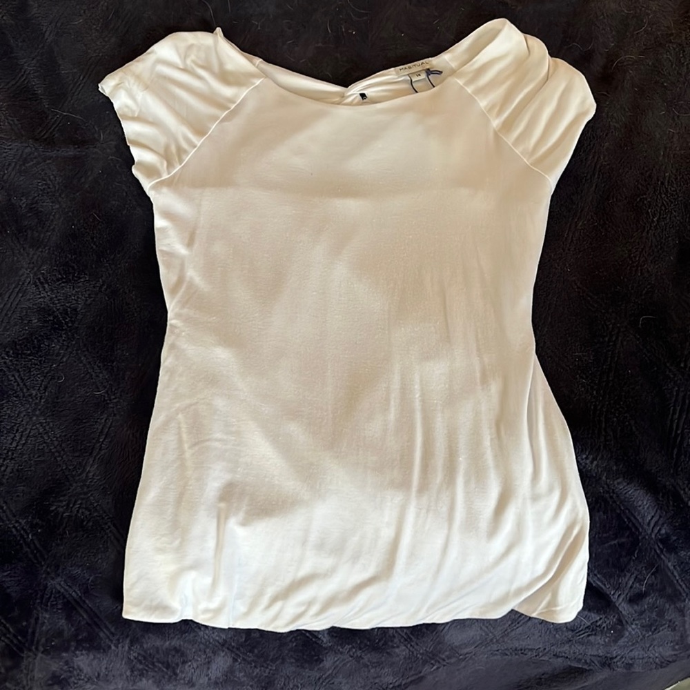 Short sleeve oven back t-shirt